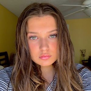 Meet your Posher, Jenna